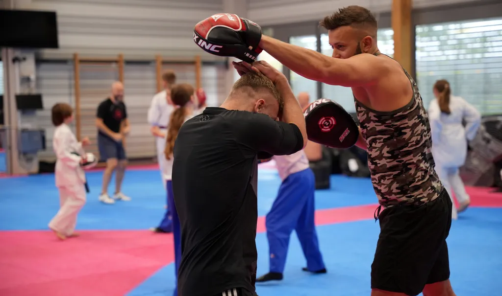 Keysi - Übungen um Pensador 1