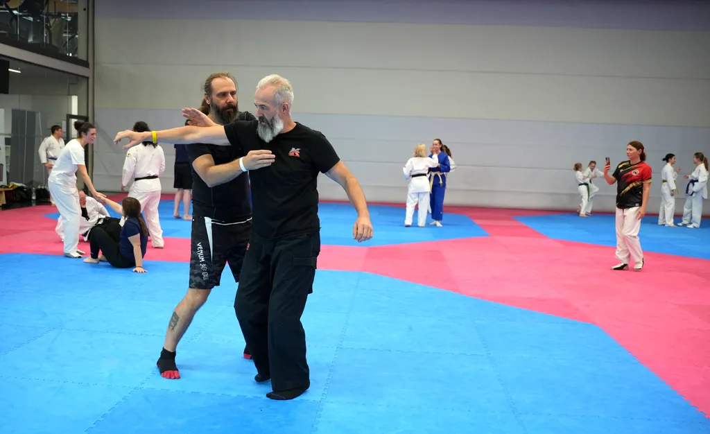 Kinetica - Faustabwehr 3